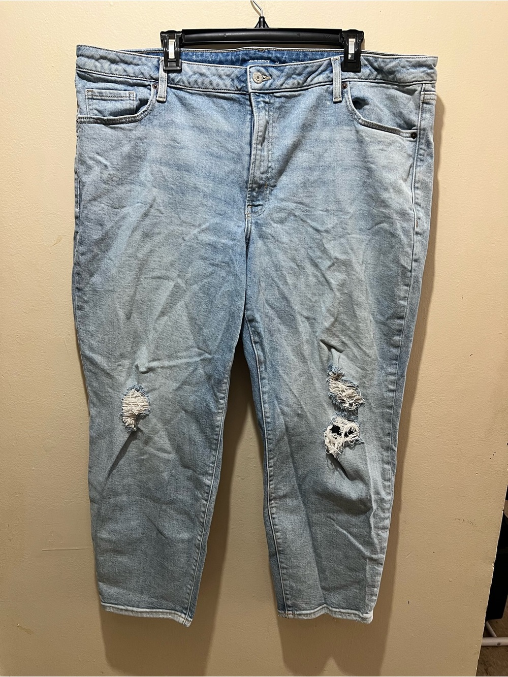 Light Wash Distressed Jeans 👖✨ 22 Mid Rise OG Straight